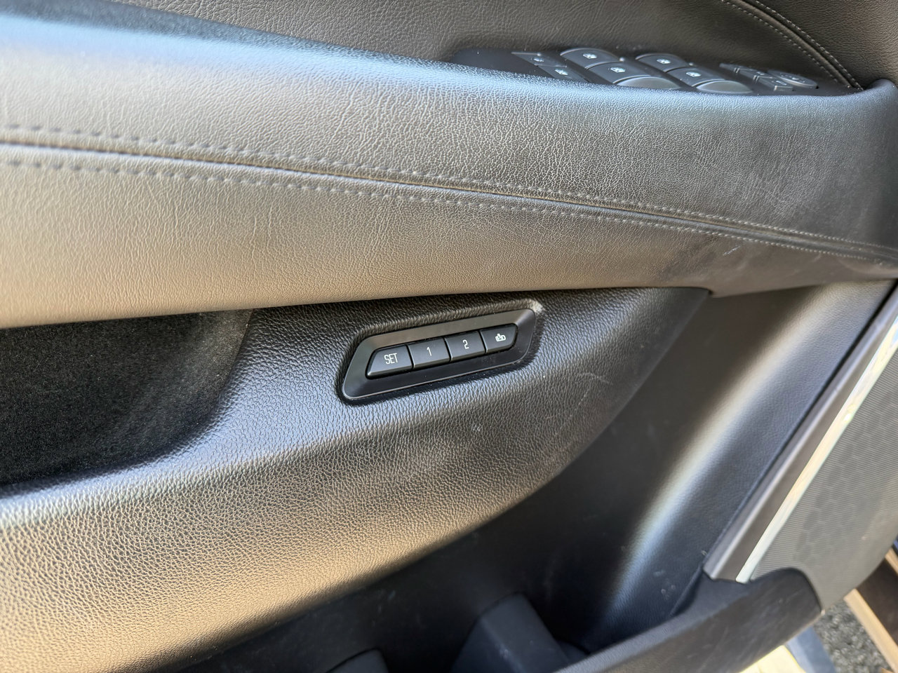 Used 2016 Cadillac Escalade ESV Premium image 18