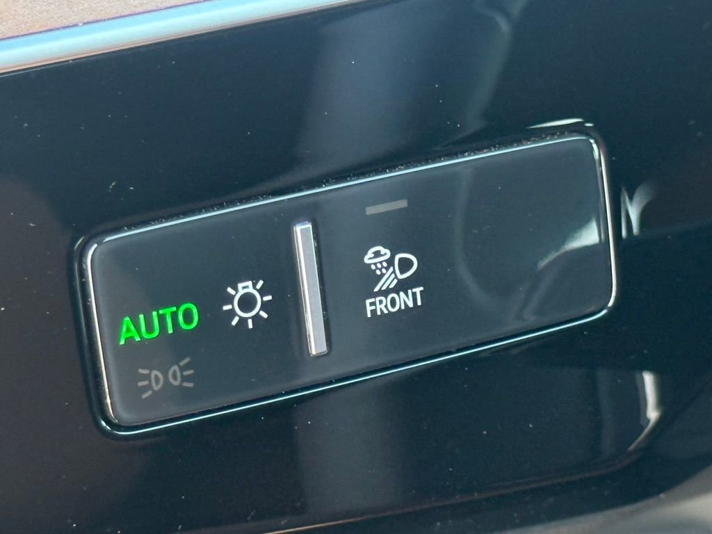 Used 2024 Audi Q8 e-tron Premium Plus w/ Premium Plus Package image 72