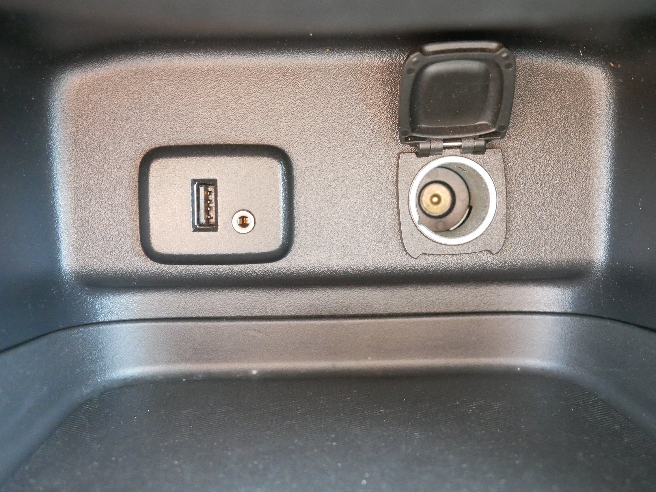 Used 2018 Chevrolet Equinox LT AWD/4WD image 29