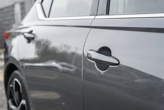 Used 2025 Nissan Altima 2.5 SR image 18