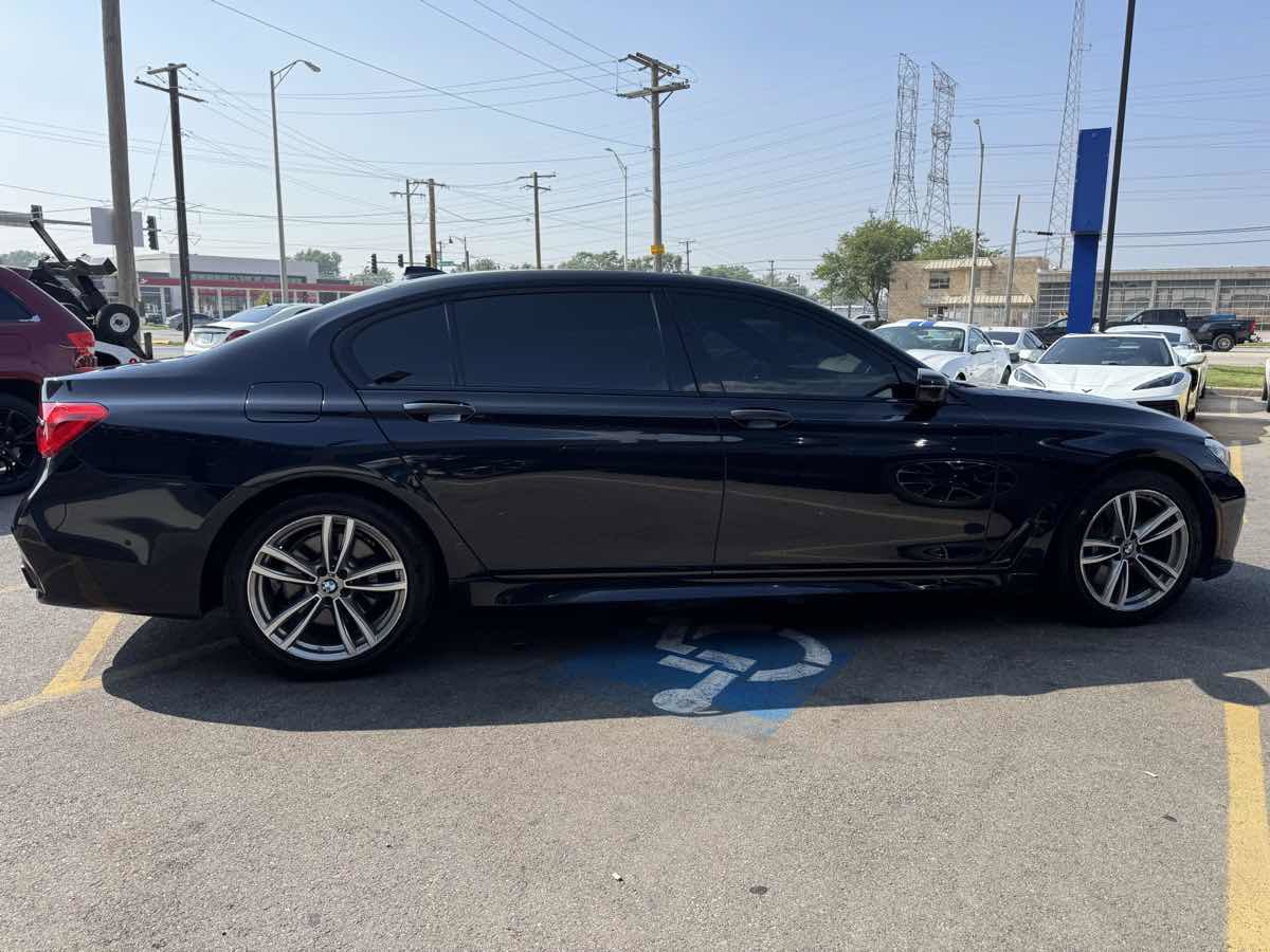 Used 2016 BMW 750i xDrive AWD/4WD image 4