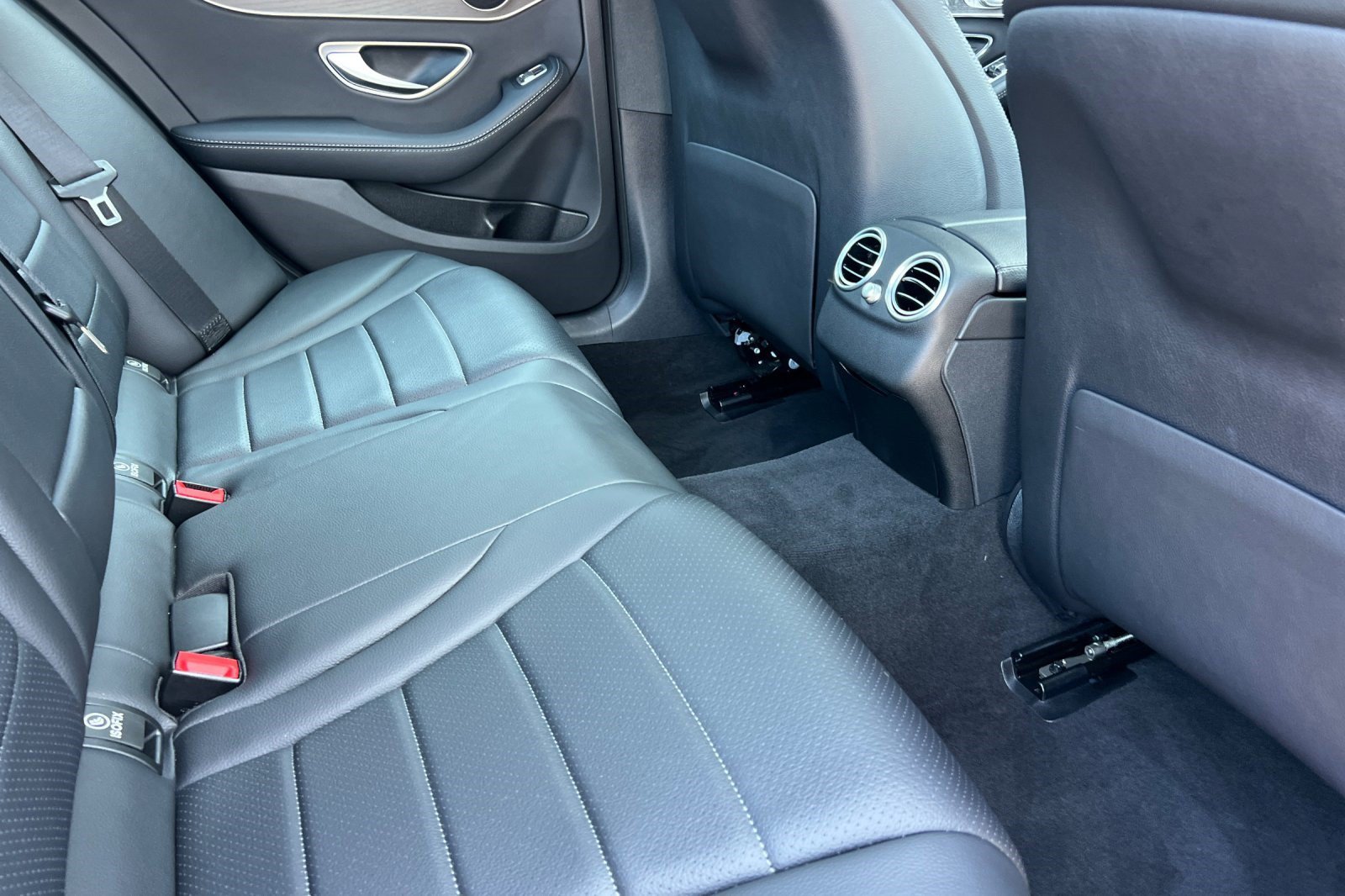 Certified 2019 Mercedes-Benz C 300 Sedan image 31