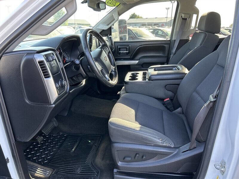 Used 2015 Chevrolet Silverado 2500 LT w/ LT Convenience Package RWD image 11