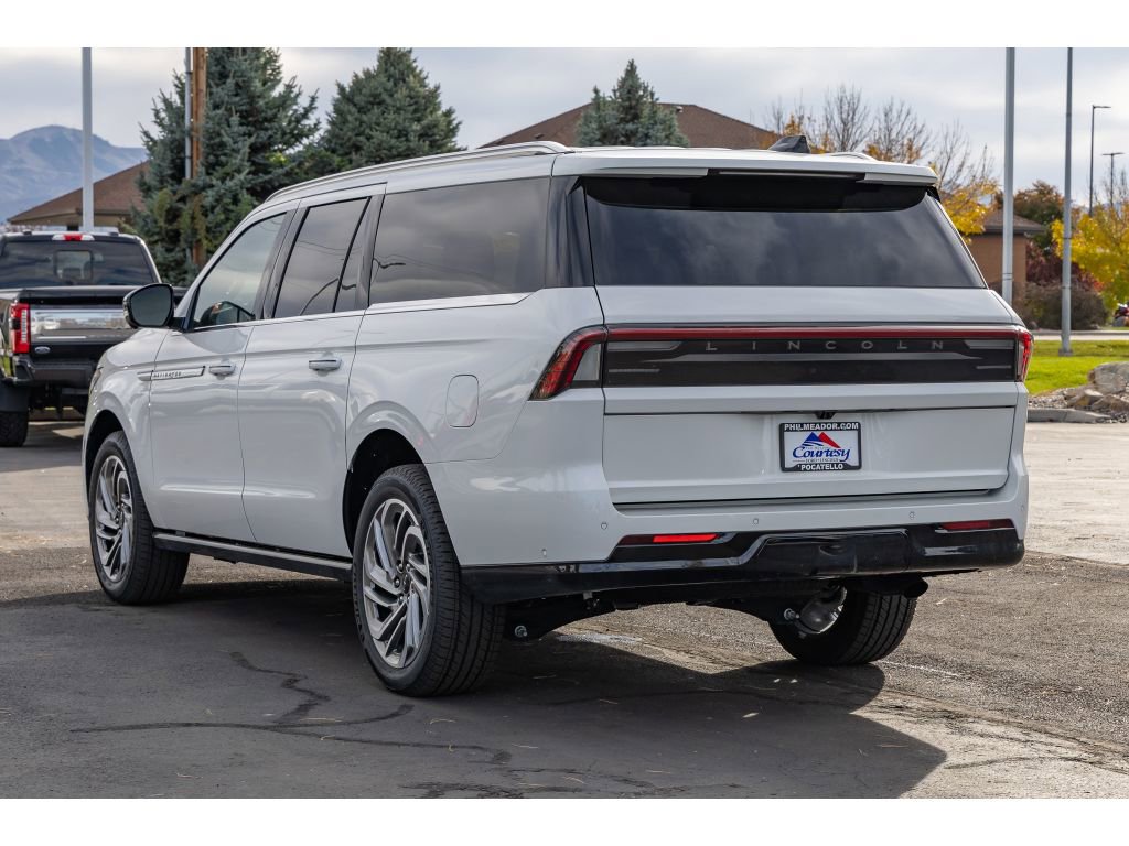 Used 2025 Lincoln Navigator L Reserve image 5