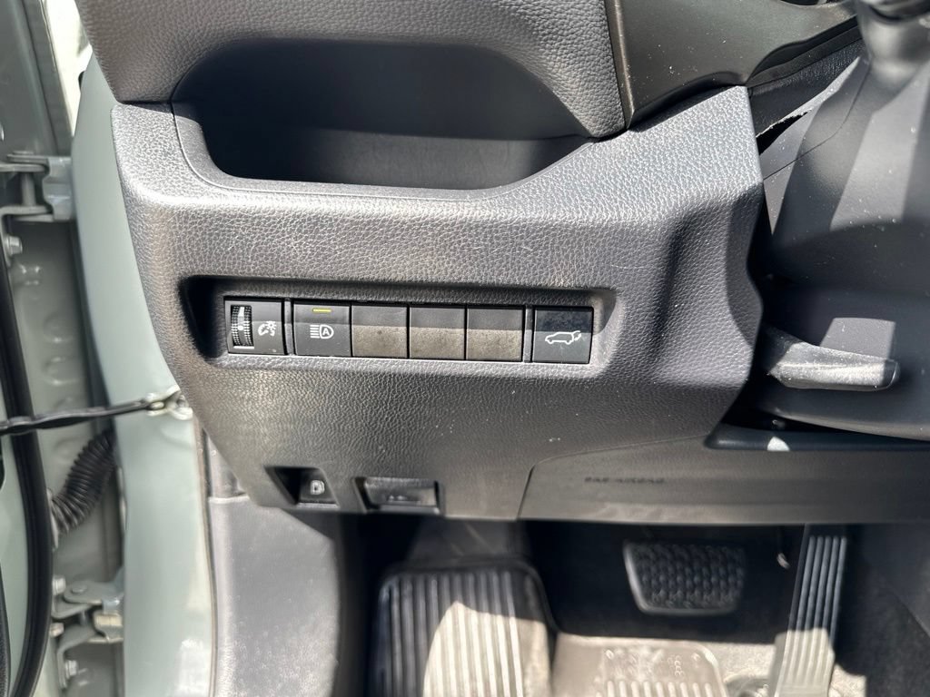 Used 2019 Toyota RAV4 XLE w/ Convenience Package AWD/4WD image 13