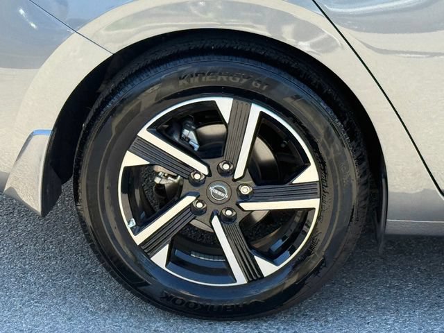 Used 2025 Nissan Sentra SV FWD image 12