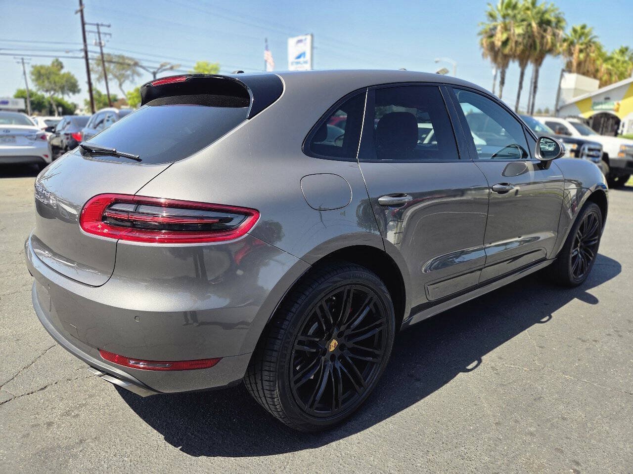 Used 2016 Porsche Macan Turbo AWD/4WD image 13