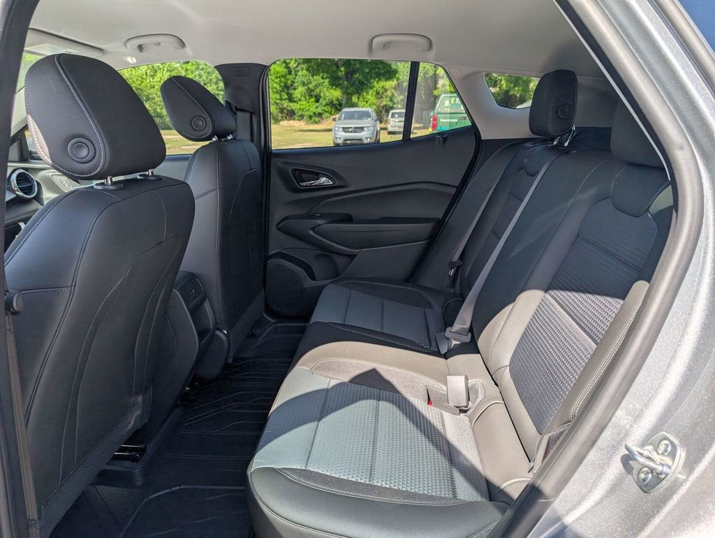 New 2026 Chevrolet Trax LT w/ Driver Confidence Package FWD image 24
