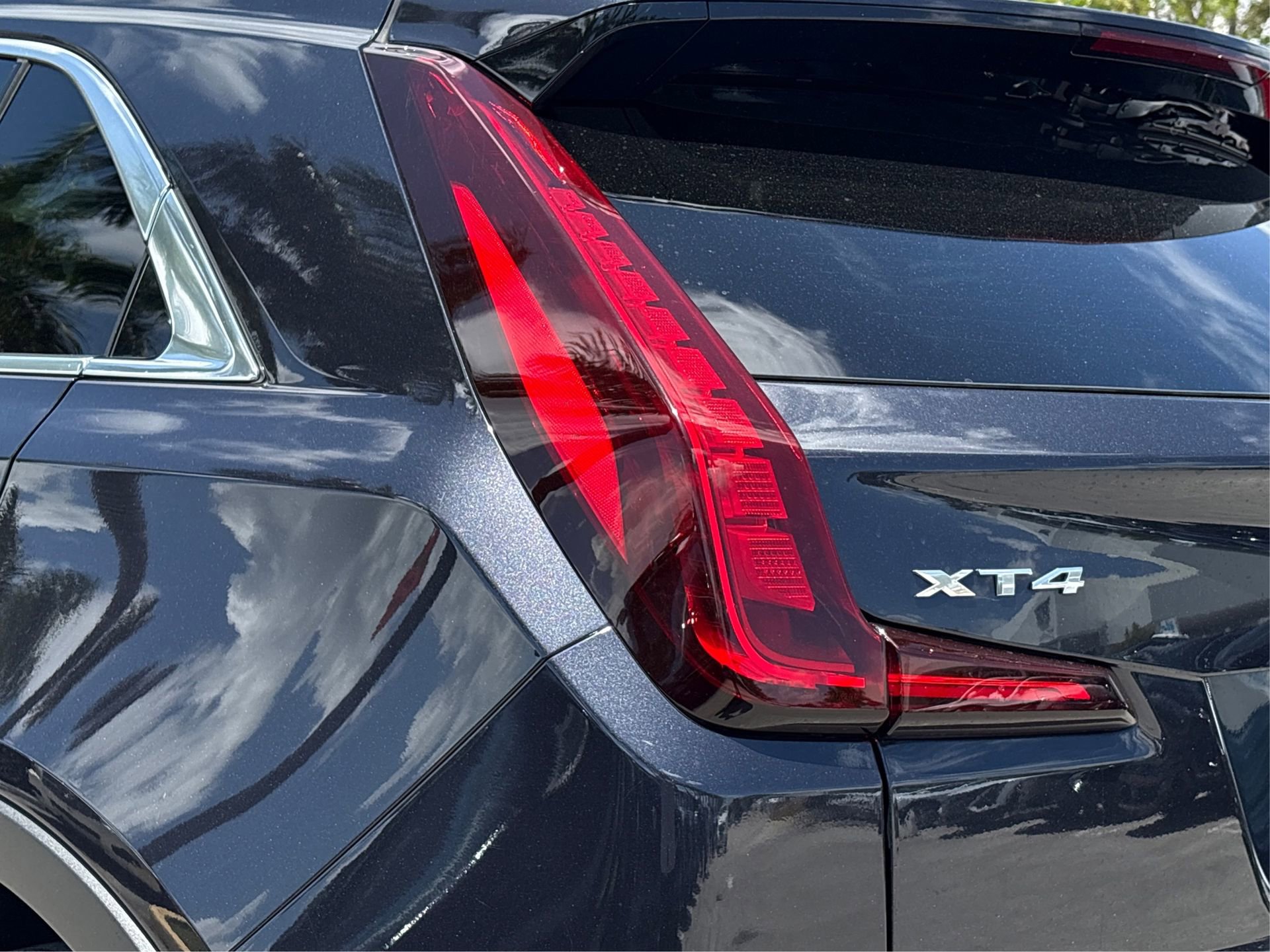 Used 2023 Cadillac XT4 Luxury w/ Driver Awareness Package FWD image 15