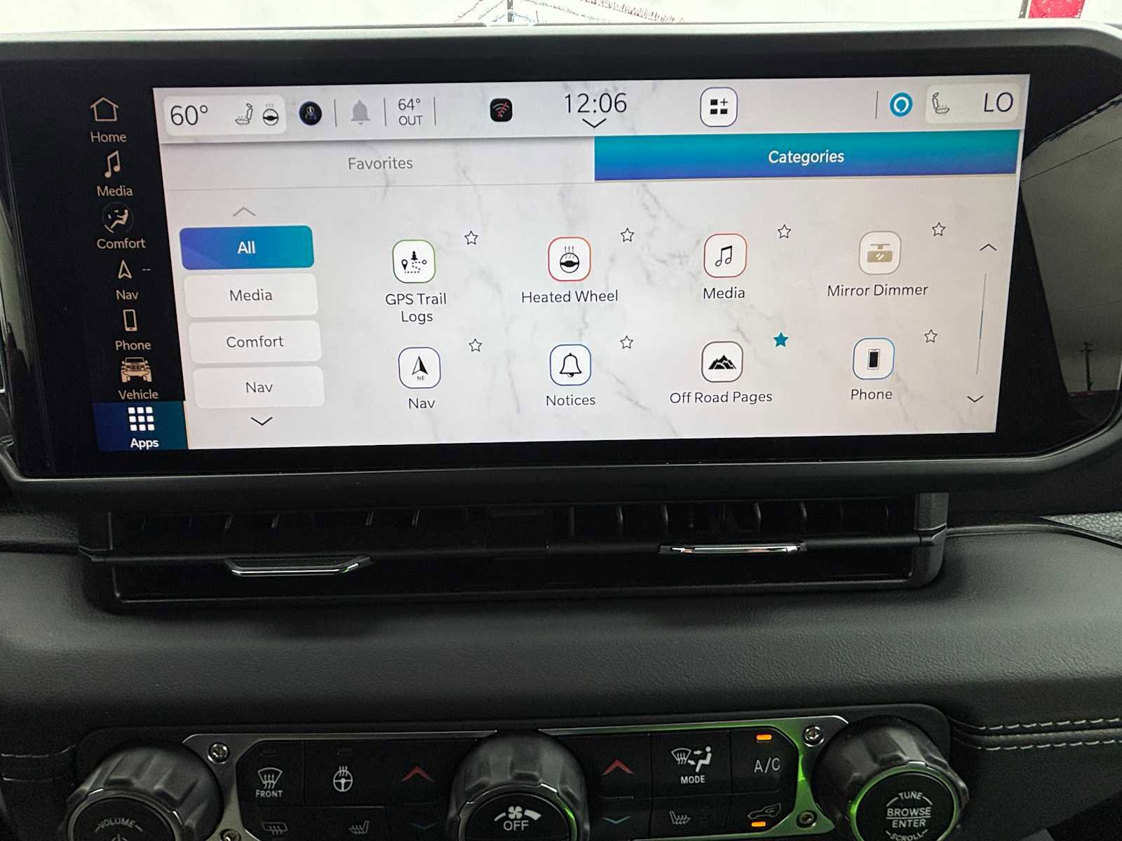 Used 2025 Jeep Wrangler Sahara image 42