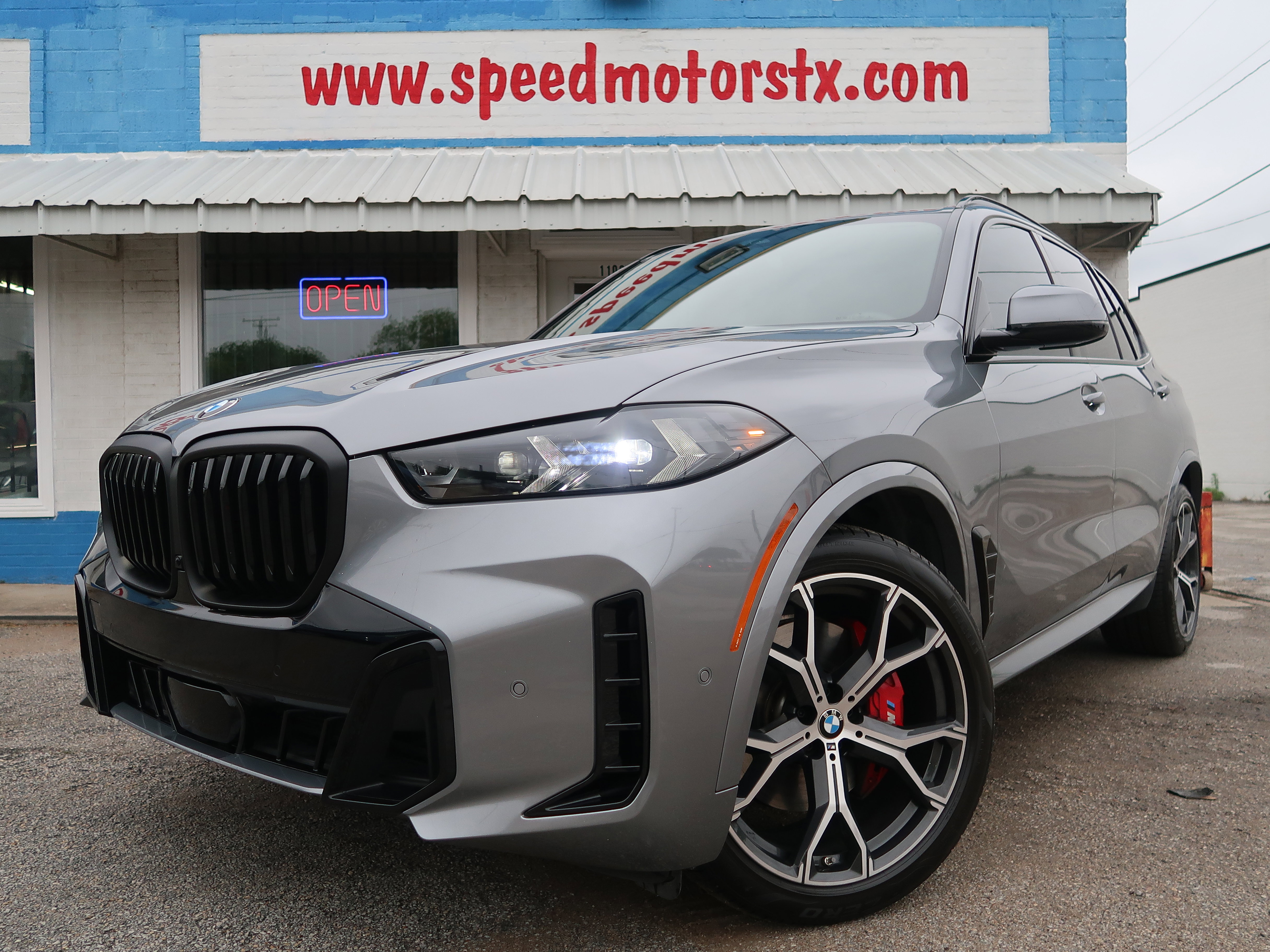 Used 2025 BMW X5 xDrive40i w/ Executive Package AWD/4WD image 1