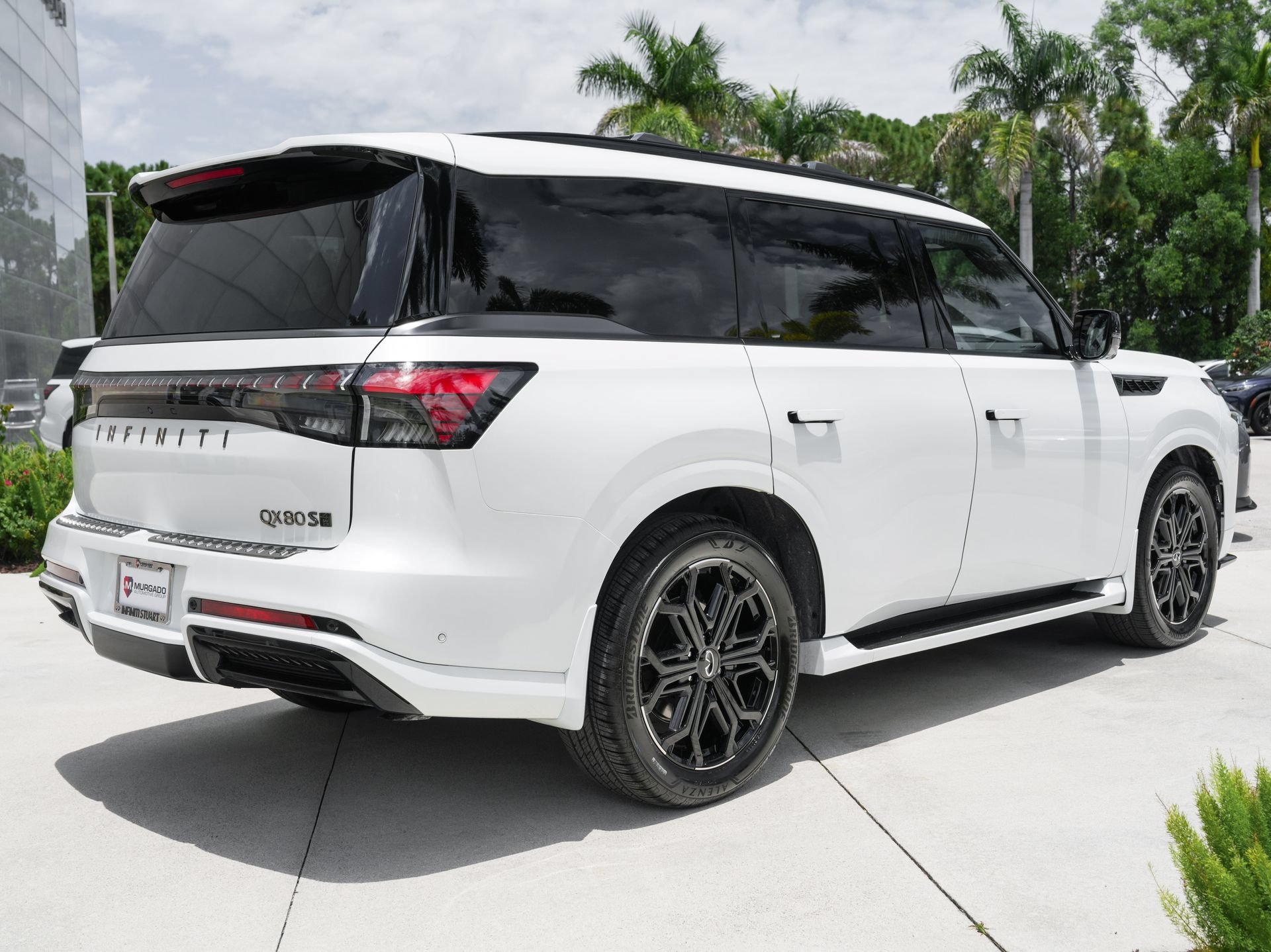 Certified 2026 INFINITI QX80 4WD w/ Sport Exterior Package image 24
