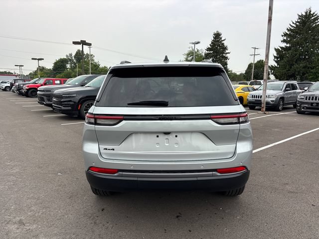New 2026 Jeep Grand Cherokee Limited w/ Limited Altitude Package AWD/4WD image 29