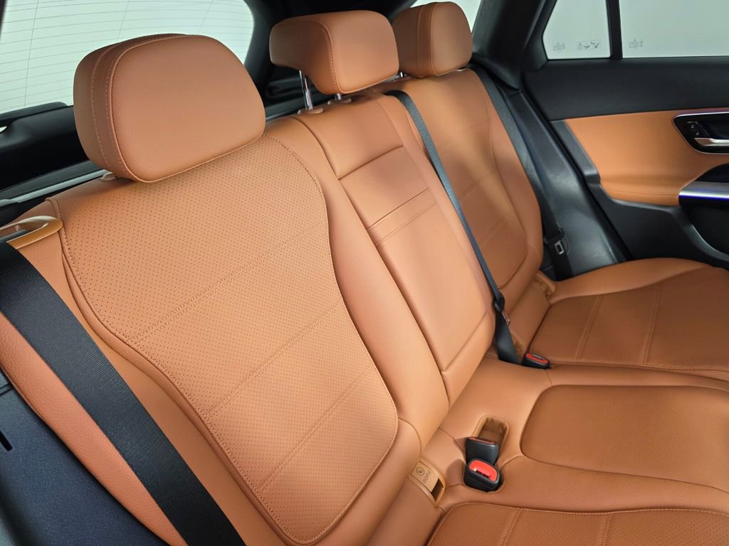 Certified 2025 Mercedes-Benz GLC 300 image 25