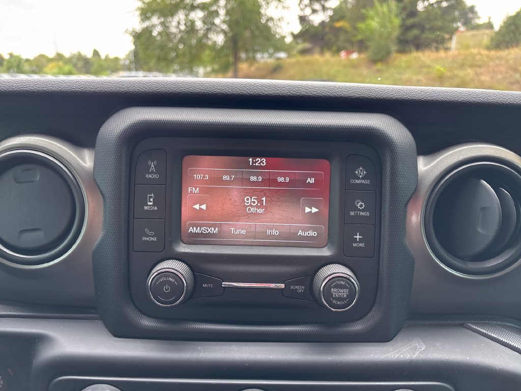 Used 2018 Jeep Wrangler Unlimited Sport AWD/4WD image 17