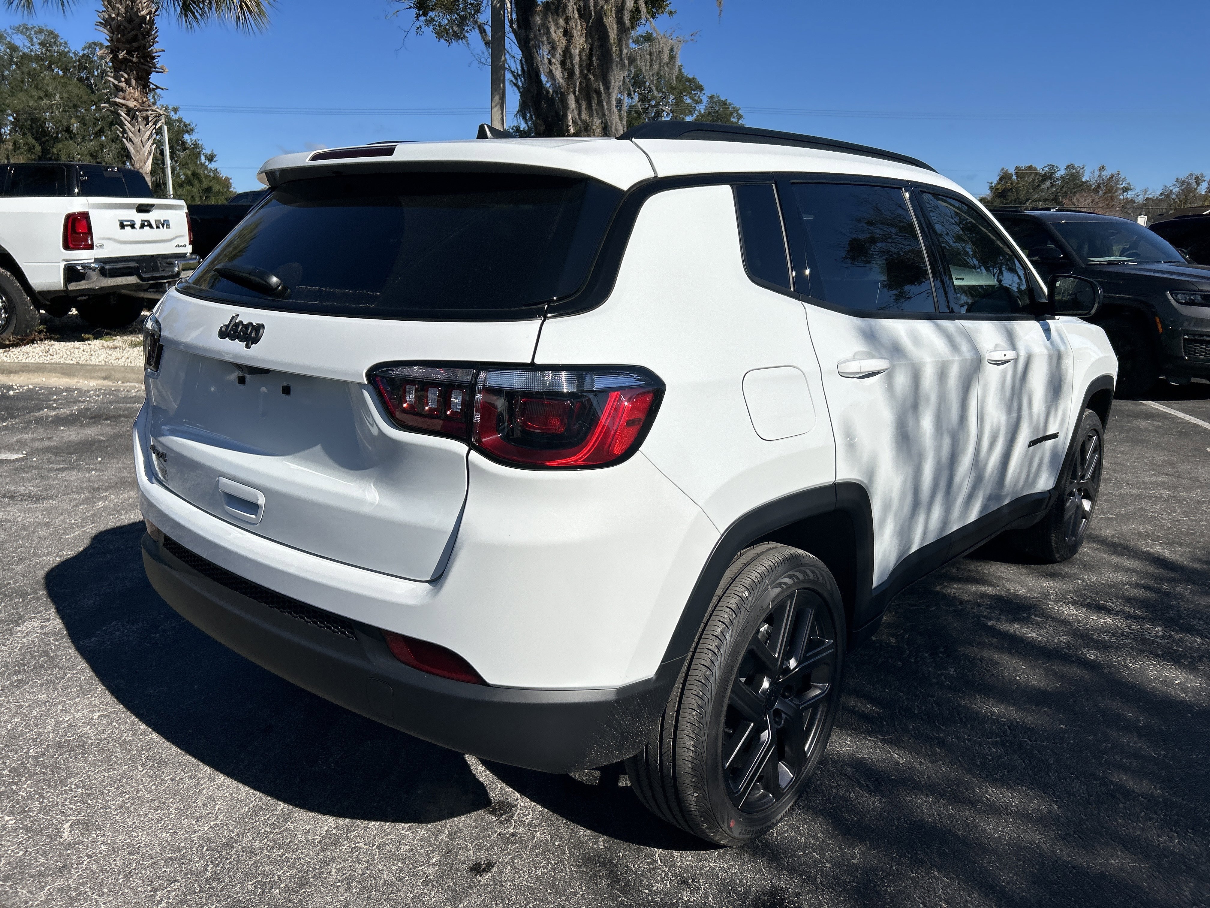 New 2026 Jeep Compass Latitude image 8