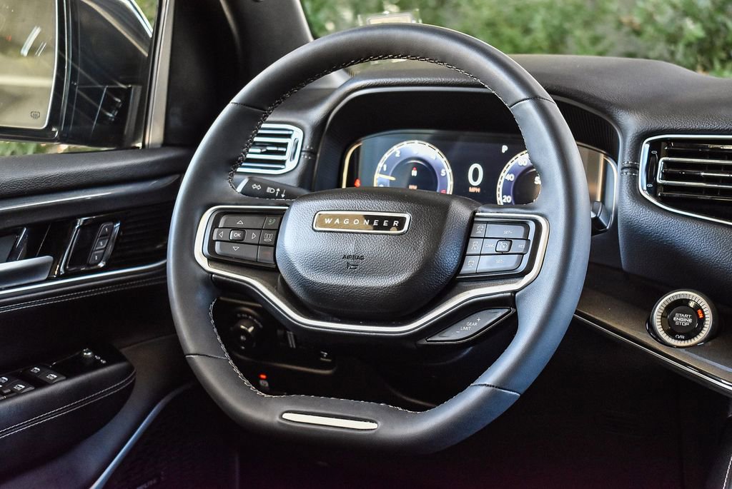 Used 2022 Jeep Wagoneer Series I w/ Convenience Group I AWD/4WD image 15