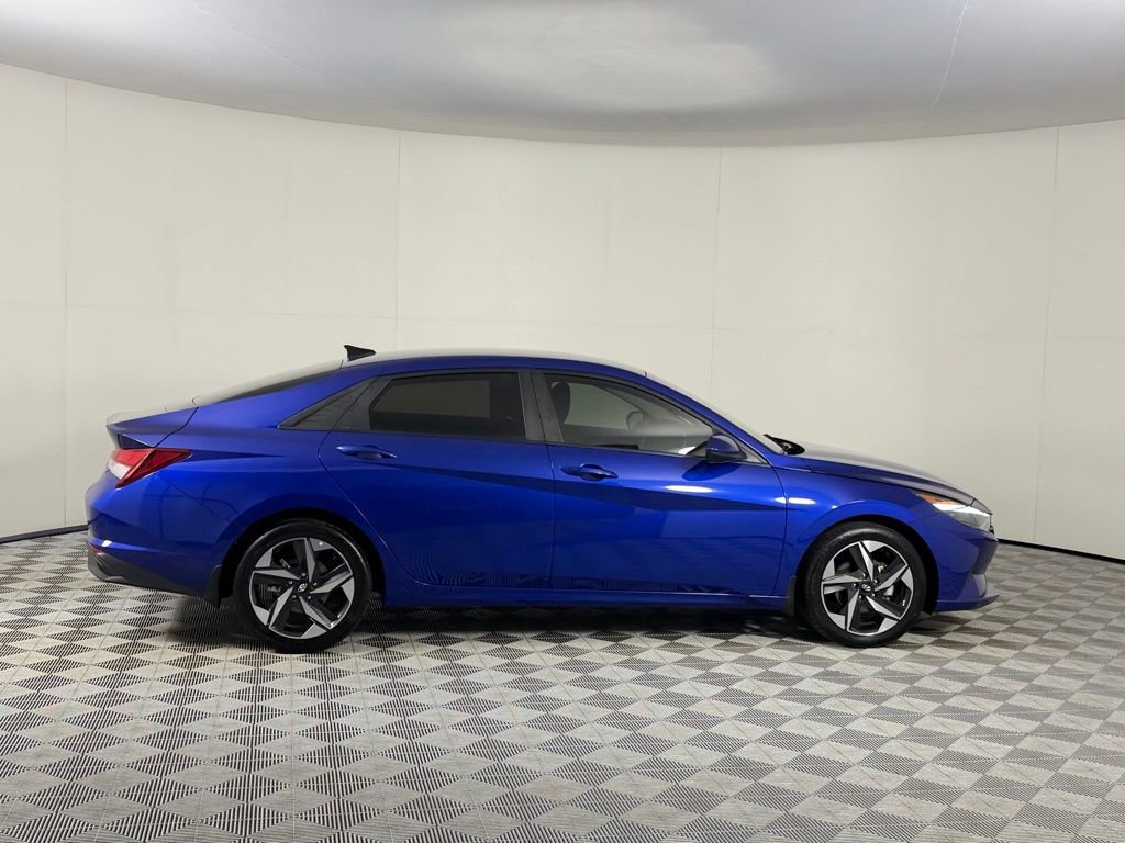 Used 2023 Hyundai Elantra SEL w/ Convenience Package image 4