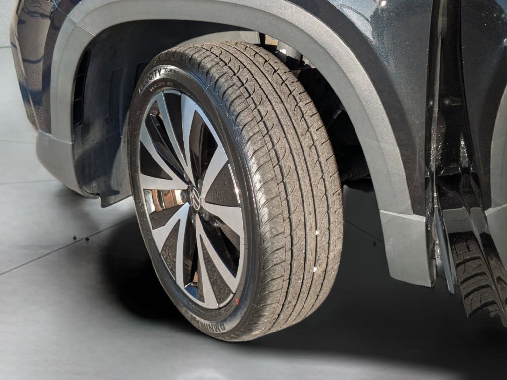 Certified 2023 Volkswagen Taos SE FWD image 33