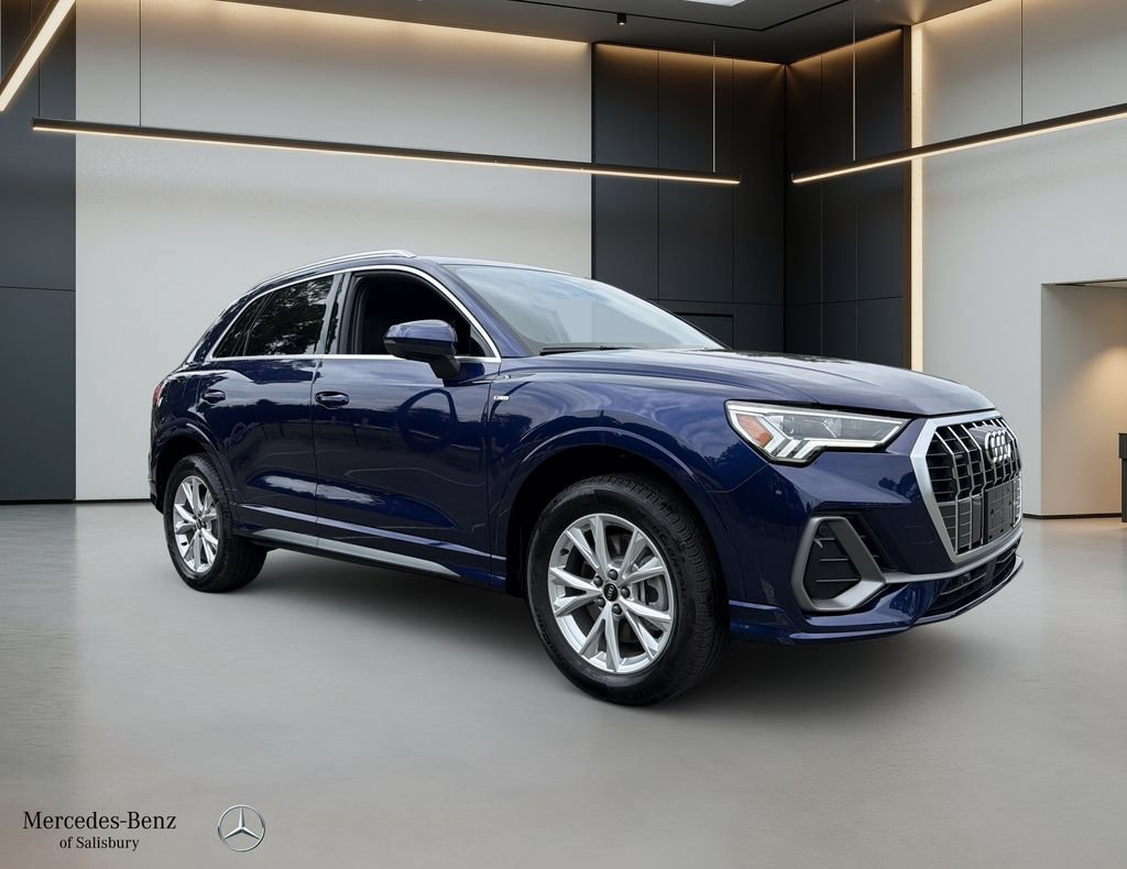 Used 2025 Audi Q3 2.0T Premium Plus w/ Premium Plus Package AWD/4WD image 3