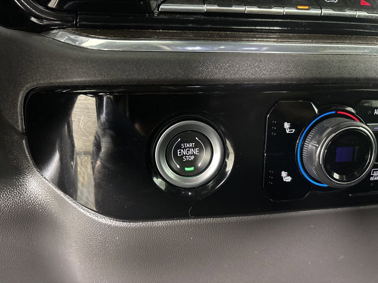 Used 2023 Chevrolet Silverado 1500 LT w/ Z71 Off-Road Package image 16