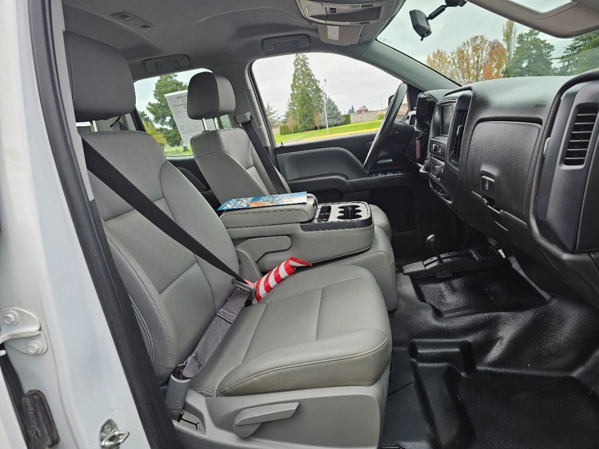 Used 2017 Chevrolet Silverado 1500 W/T w/ Trailering Package image 9