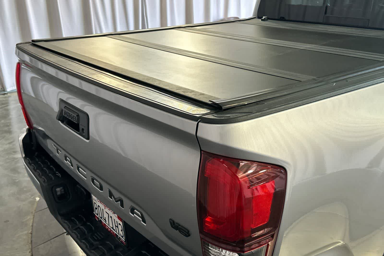 Used 2021 Toyota Tacoma SR5 RWD image 19