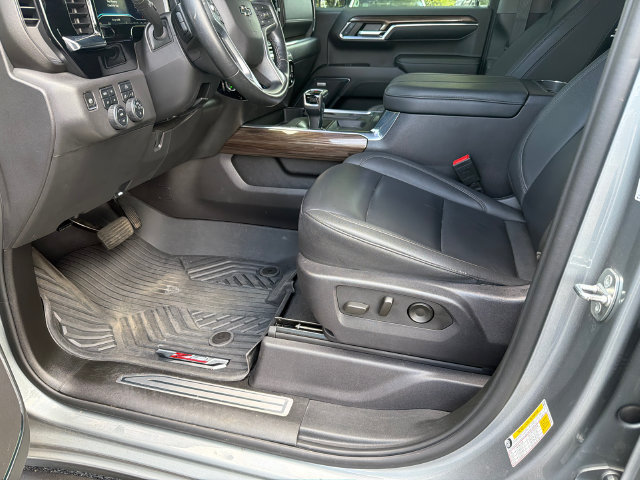 Used 2024 Chevrolet Silverado 1500 LT Trail Boss w/ Convenience Package II AWD/4WD image 9