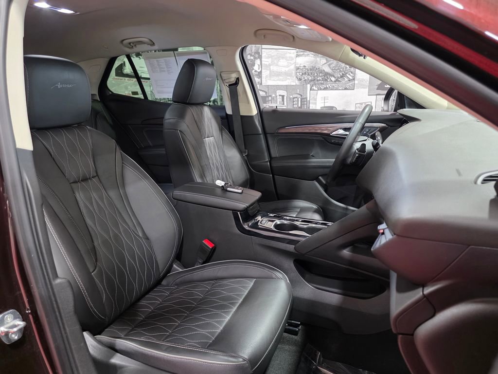 Certified 2021 Buick Envision Avenir w/ Technology Package II AWD/4WD image 18