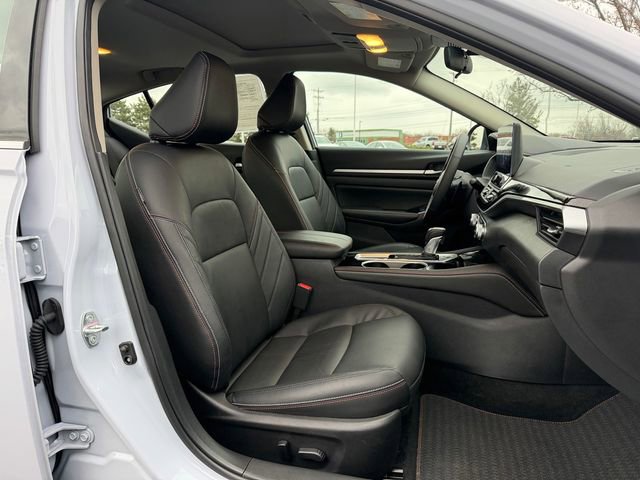 Used 2025 Nissan Altima 2.5 SR w/ SR Premium Package image 18