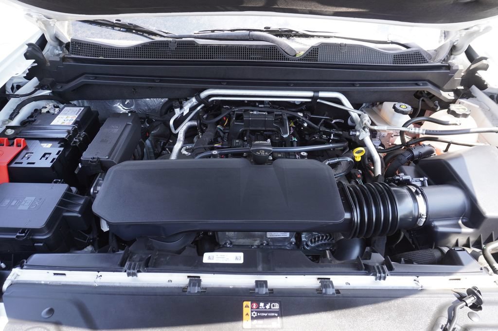 Used 2026 Chevrolet Colorado Z71 AWD/4WD image 8