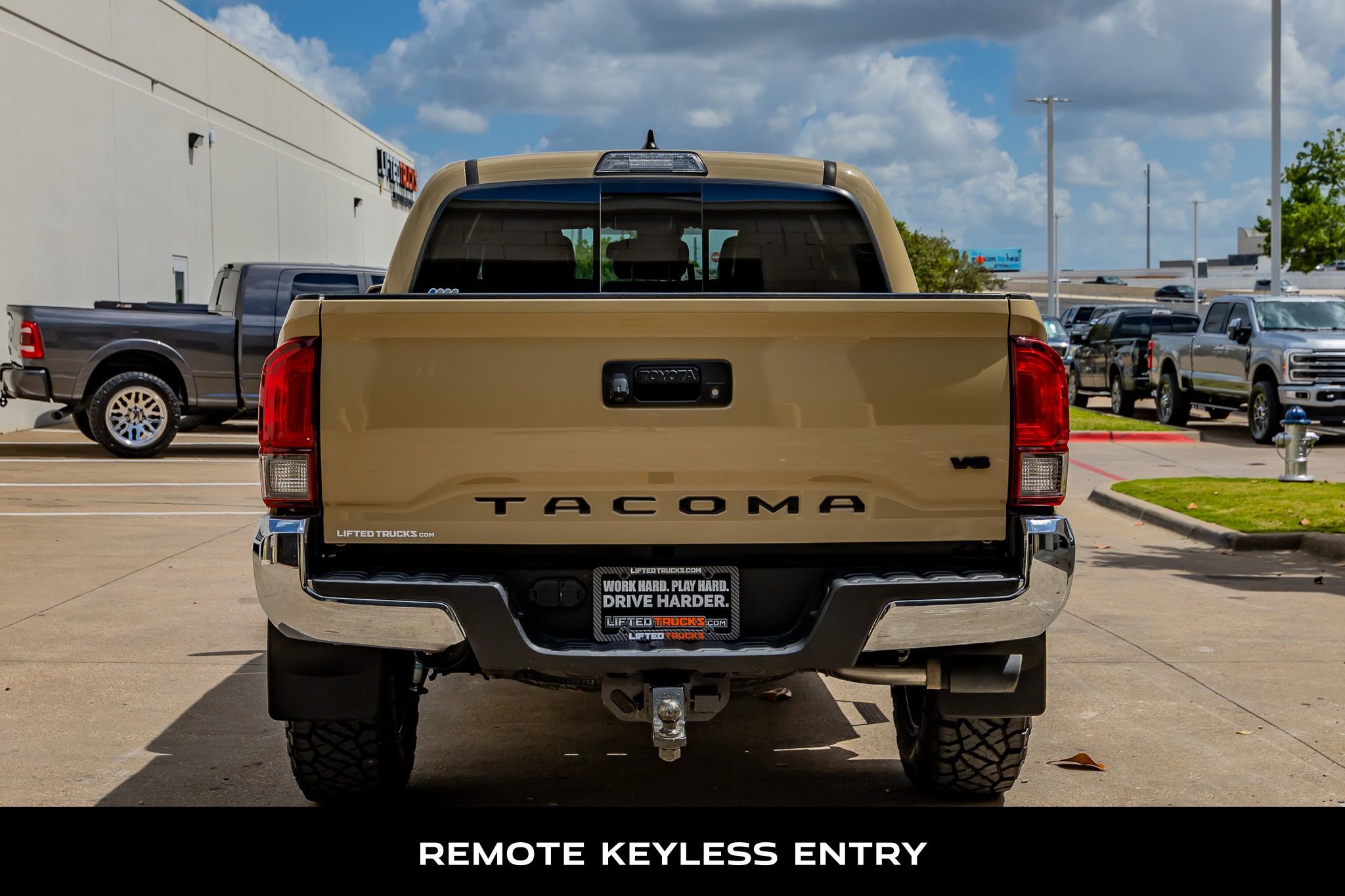Used 2019 Toyota Tacoma TRD Off-Road AWD/4WD image 8