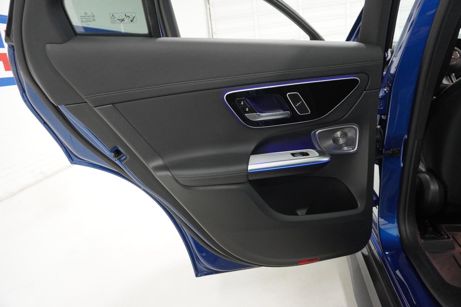 Used 2023 Mercedes-Benz GLC 300 4MATIC image 35