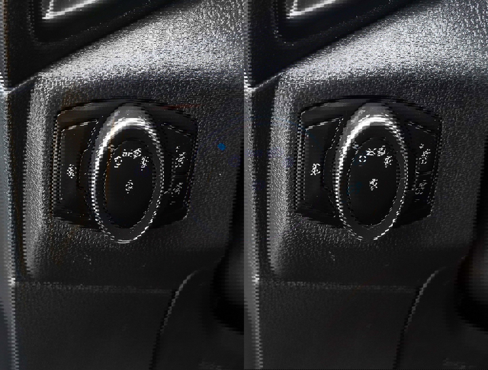 Used 2020 Ford EcoSport SES image 18