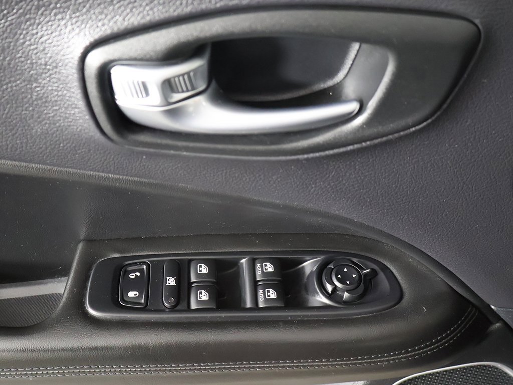 Used 2018 Jeep Compass Latitude w/ Popular Equipment Group image 28