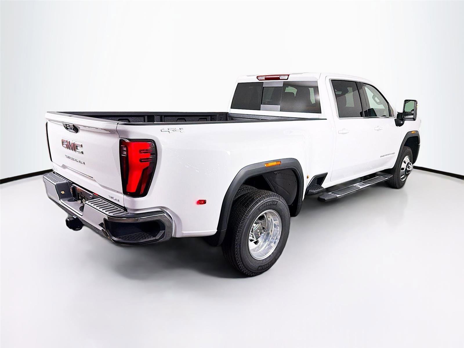 New 2026 GMC Sierra 3500 SLE w/ SLE Value Package image 7