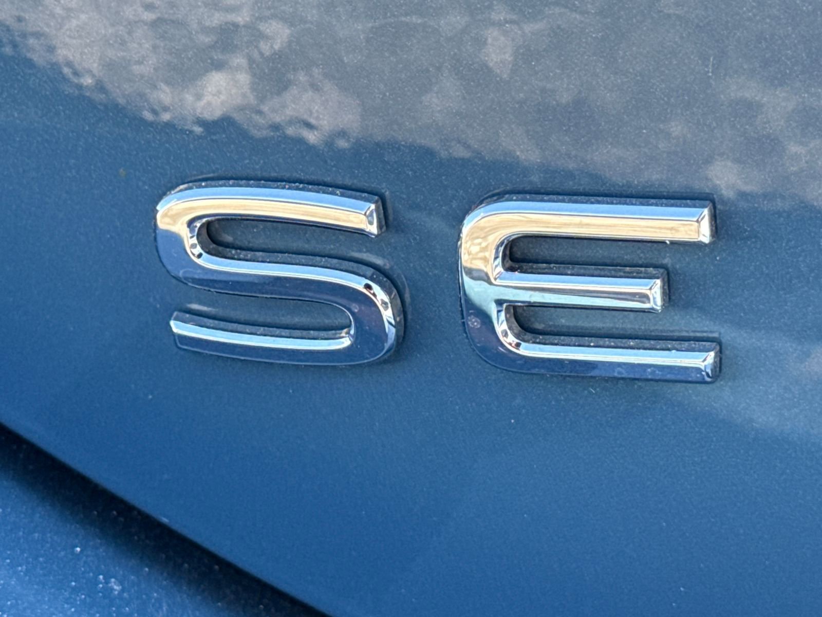 Used 2025 Volkswagen Tiguan SE image 30