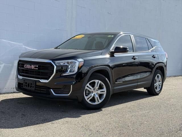 Used 2024 GMC Terrain SLE image 1