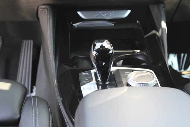 Used 2025 BMW X4 xDrive30i AWD/4WD image 17