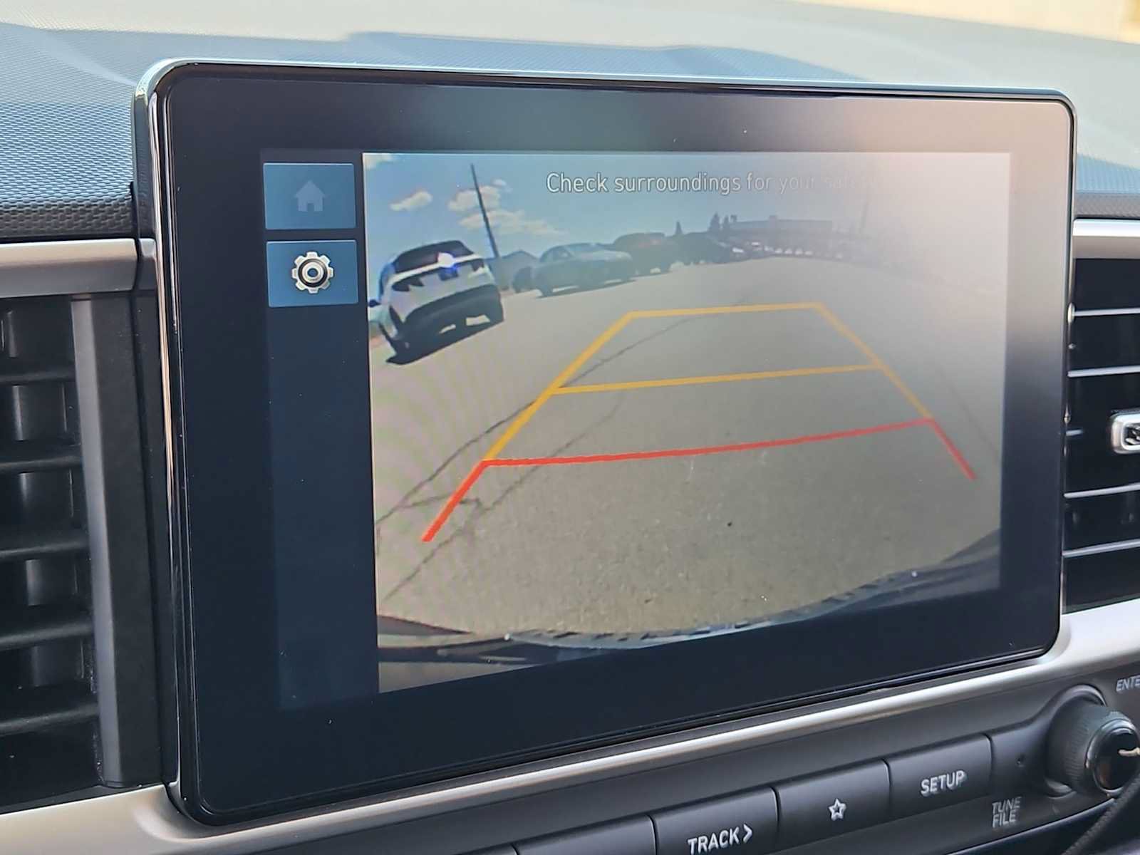 Certified 2024 Hyundai Venue SEL FWD image 28