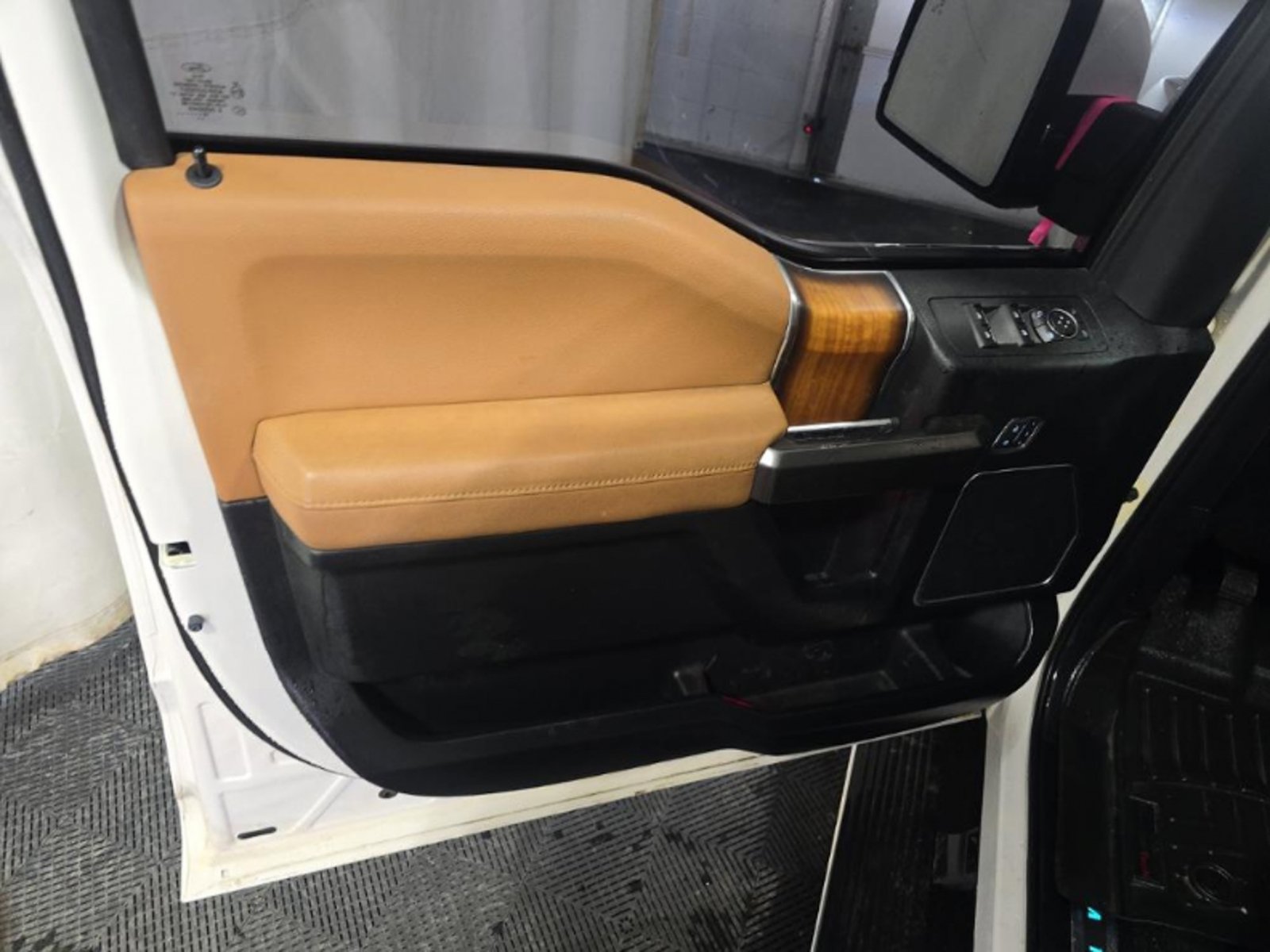 Used 2016 Ford F150 Limited AWD/4WD image 8