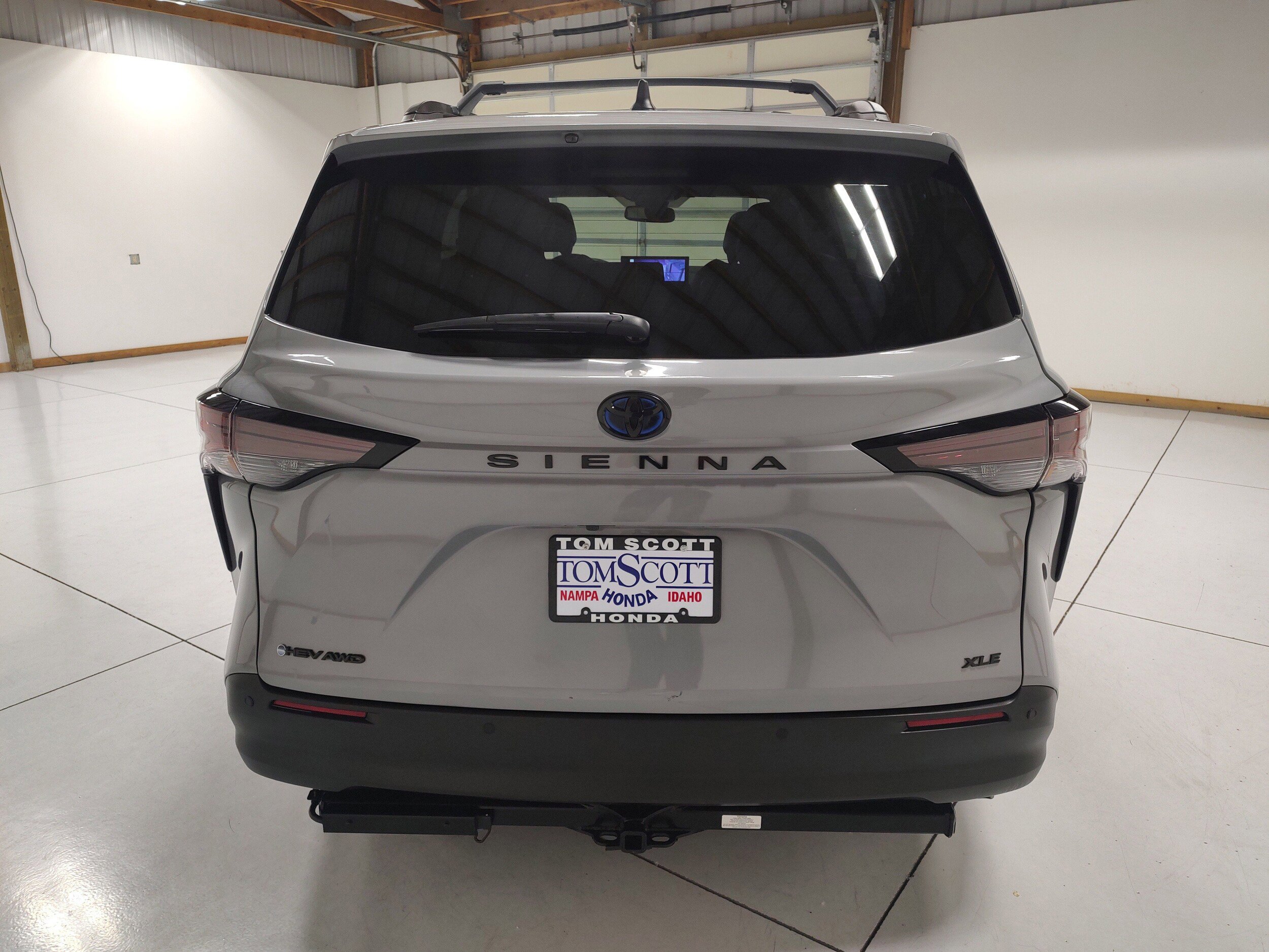 Used 2025 Toyota Sienna XLE Woodland Edition AWD/4WD image 13