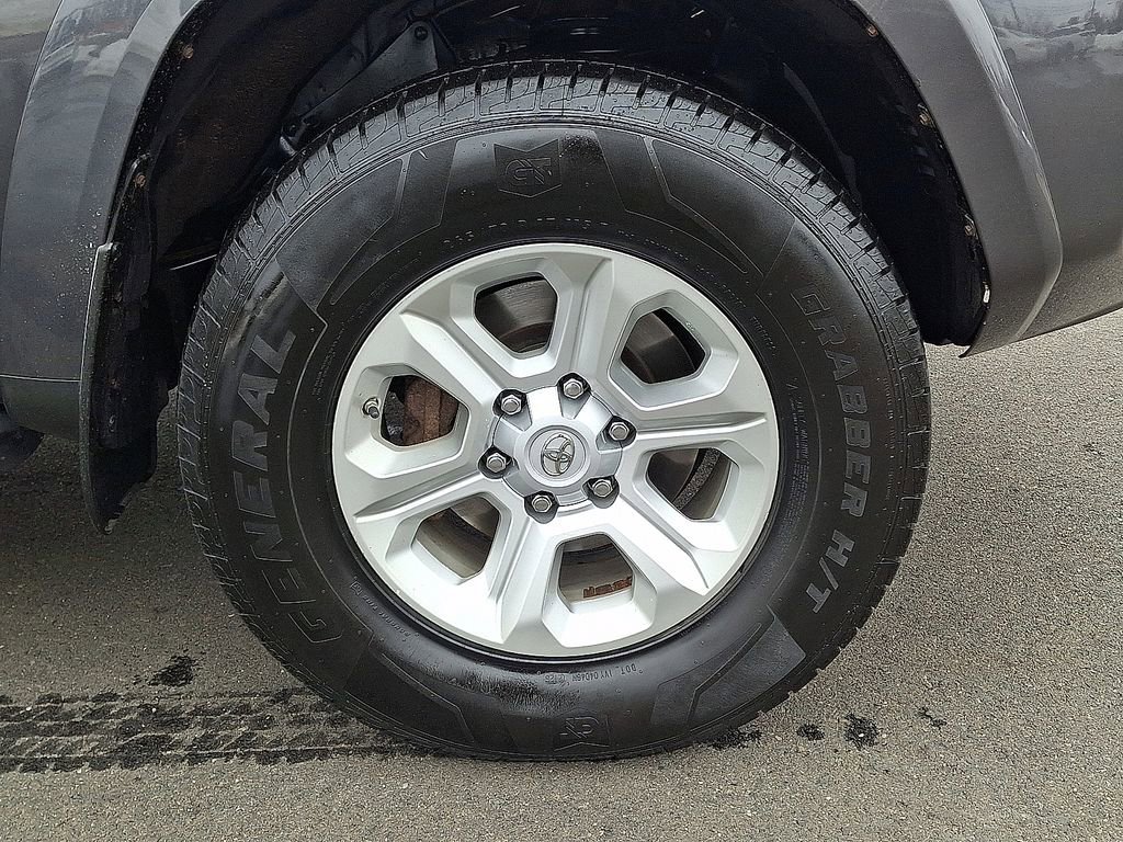 Used 2017 Toyota 4Runner SR5 image 29