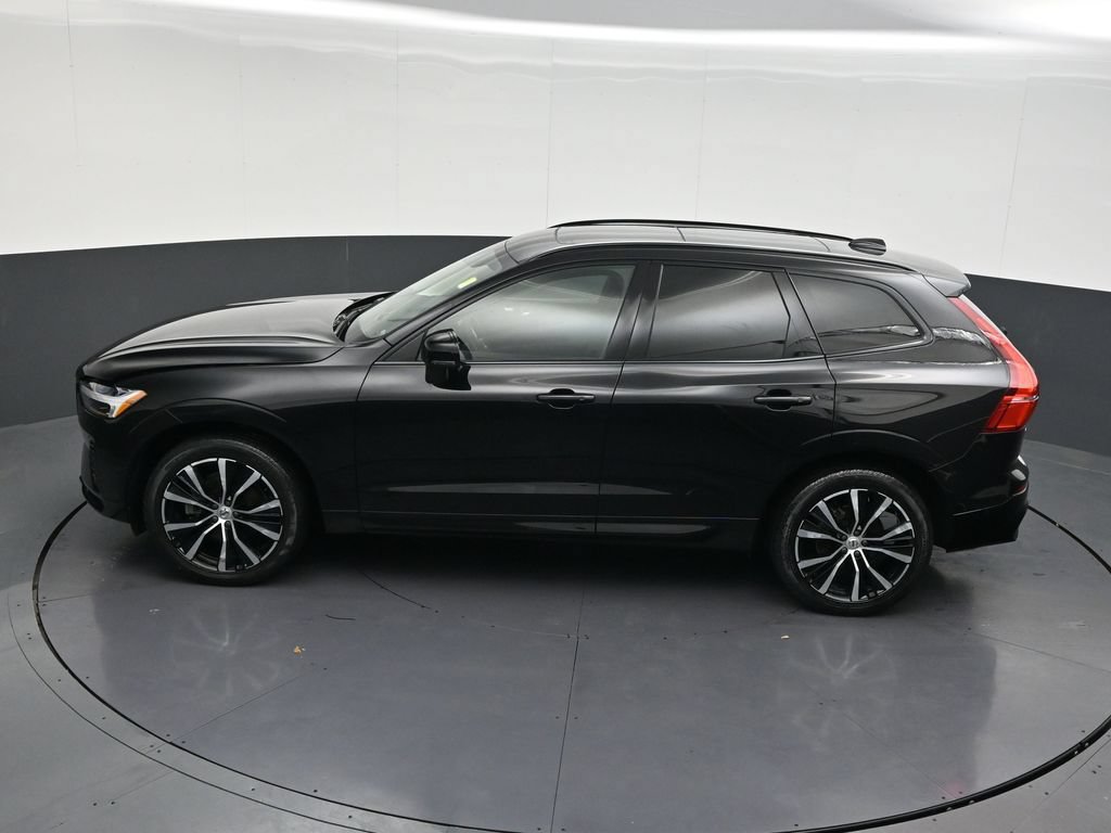 Certified 2024 Volvo XC60 B5 Plus w/ Protection Package Premier AWD/4WD image 15