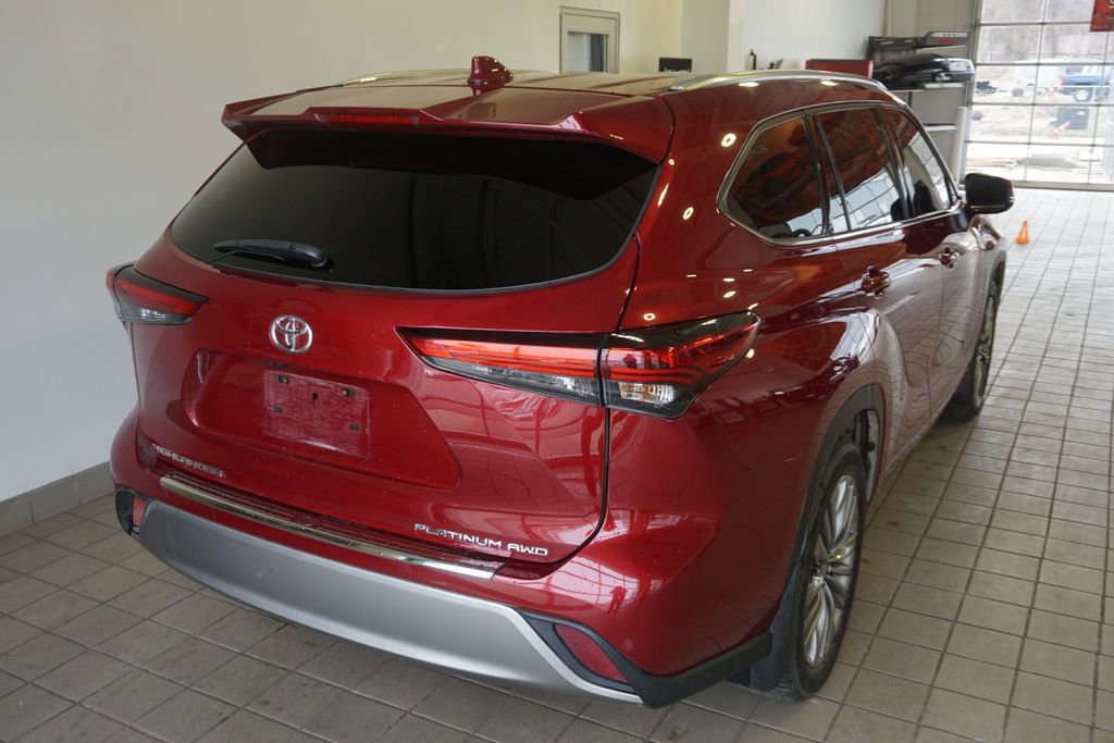 Used 2020 Toyota Highlander Platinum image 18