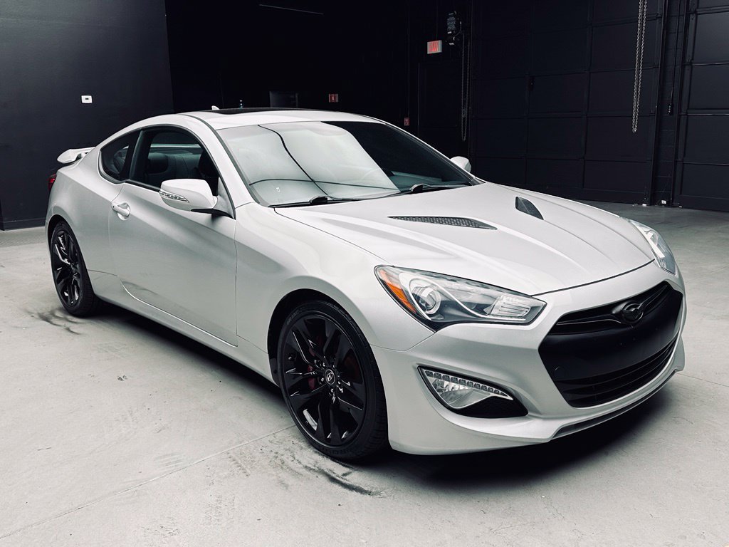 Used 2016 Hyundai Genesis Coupe 3.8 RWD image 11