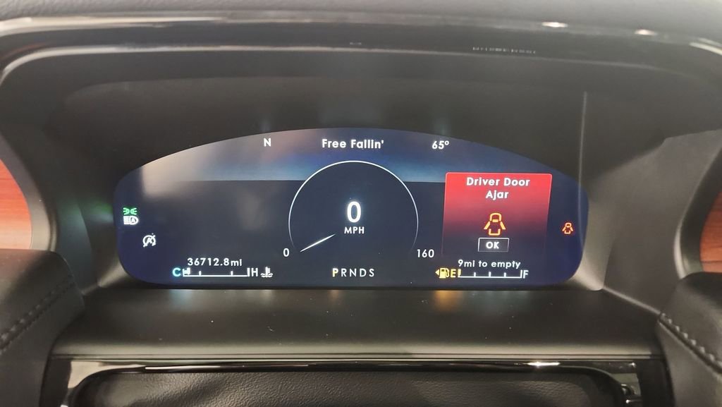 Used 2022 Lincoln Nautilus Reserve w/ Equipment Group 201A image 11