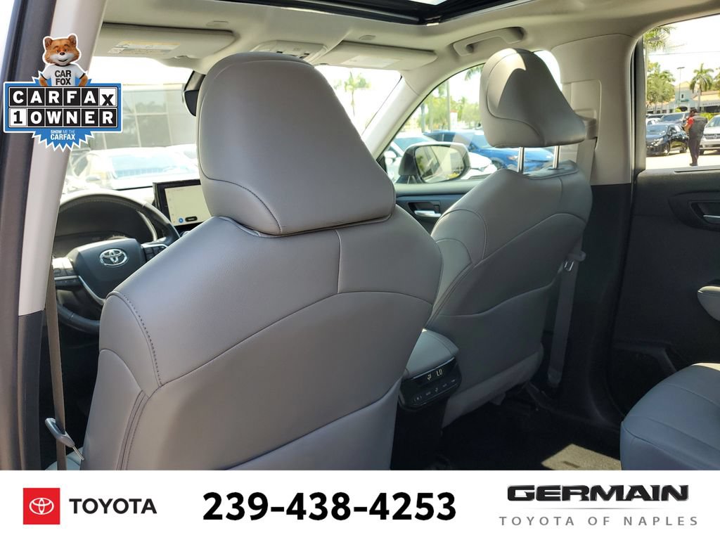 Used 2023 Toyota Highlander XLE FWD image 22