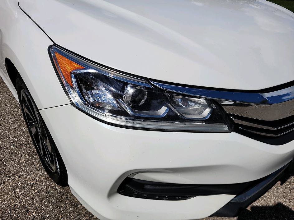 Used 2017 Honda Accord EX-L image 11