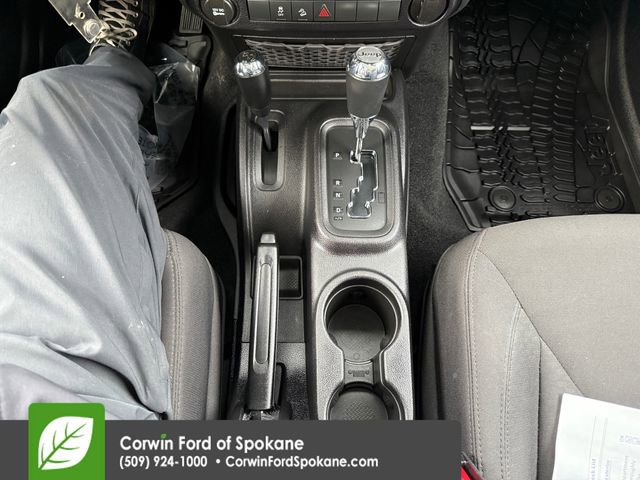 Used 2015 Jeep Wrangler Sport w/ Connectivity Group image 28